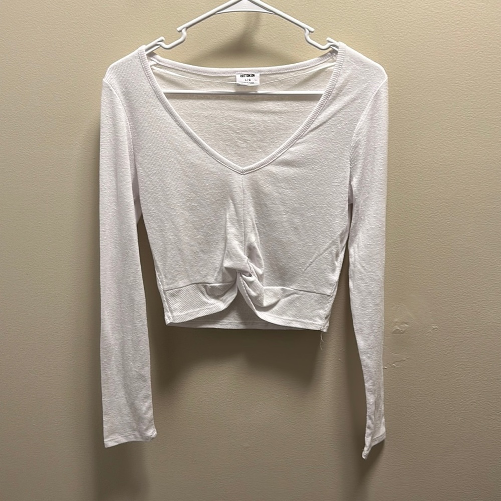 Cotton On women’s white long sleeve crop top size large